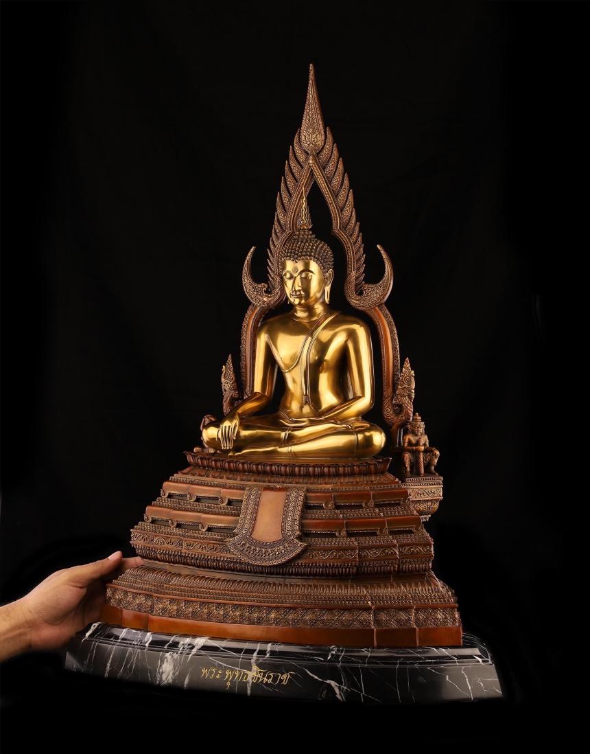 องค์พระพุทธชินราช “ราชันย์สยาม” ที่ระลึกงานพิธีเทหล่อพระหทัยสมเด็จพระนเรศวรมหาราช ณ ลานอิสรภาพ 109 อ.ป่าโมก จ.อ่างทอง เปิดจองครับ