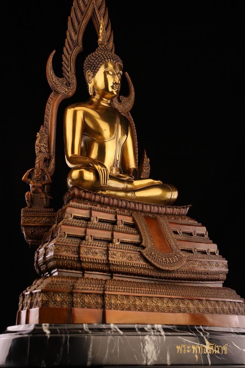 องค์พระพุทธชินราช “ราชันย์สยาม” ที่ระลึกงานพิธีเทหล่อพระหทัยสมเด็จพระนเรศวรมหาราช ณ ลานอิสรภาพ 109 อ.ป่าโมก จ.อ่างทอง เปิดจองครับ