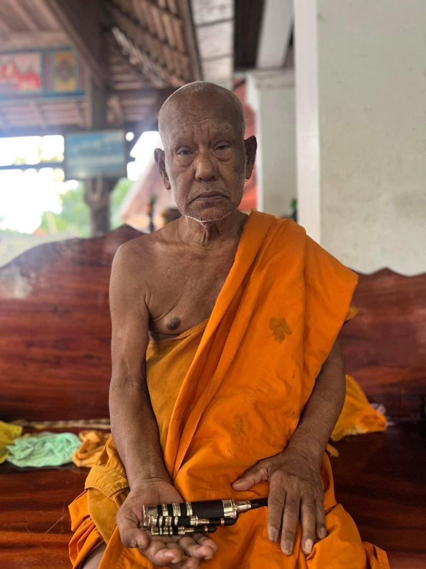 ท่านเจน วัดปรางหมู่ใน จังหวัดพัทลุง เปิดจองครับ