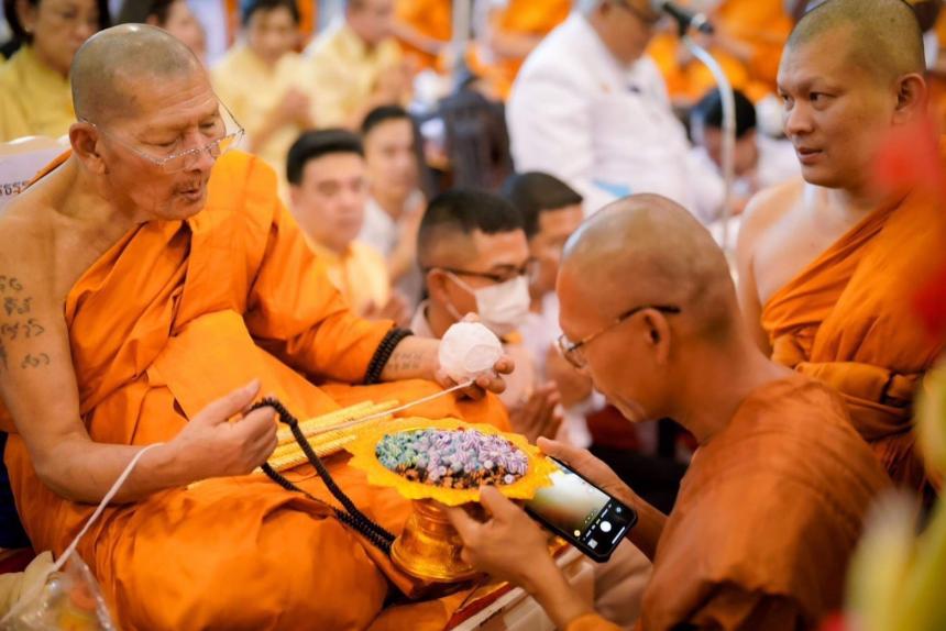 ตะกรุดพิสมร มหาระรวย ร่วมปลุกเสกโดยหลวงปู่ศิลา สิริจันโท เปิดจองครับ