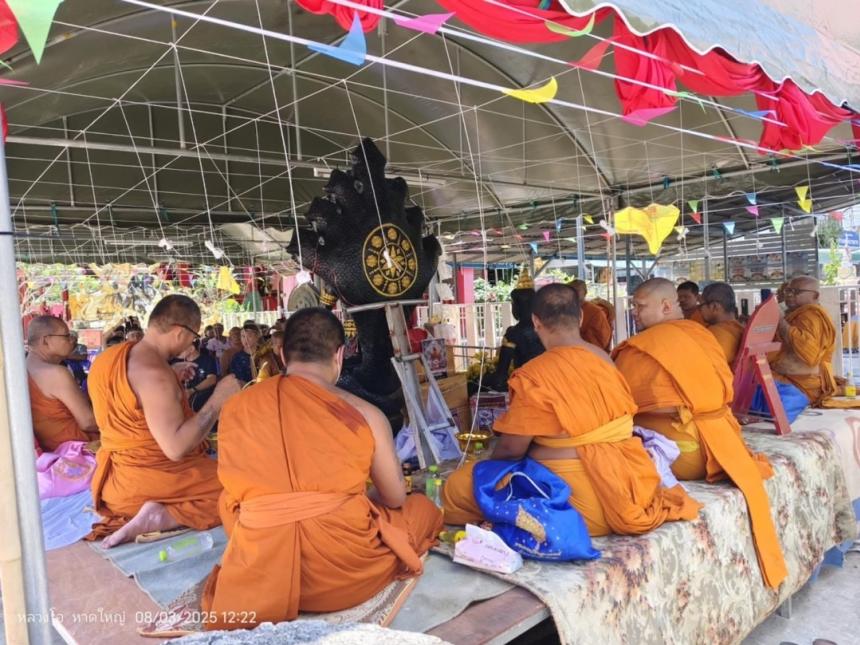 พระครูวินัยธรวิเชียร  วิโรจโน (พ่อท่านมหาวิเชียร) วัดโคกสูง   ต.ท่าข้าม  อ.หาดใหญ่  จ.สงขลา  เปิดจองครับ
