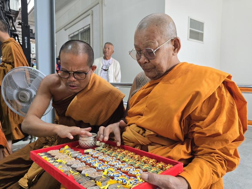 ขุนแผนสยบมาร (มวลสาร อ.เปล่ง บุญยืน) หลวงพ่อสมหมาย ขันติโก เปิดจอง