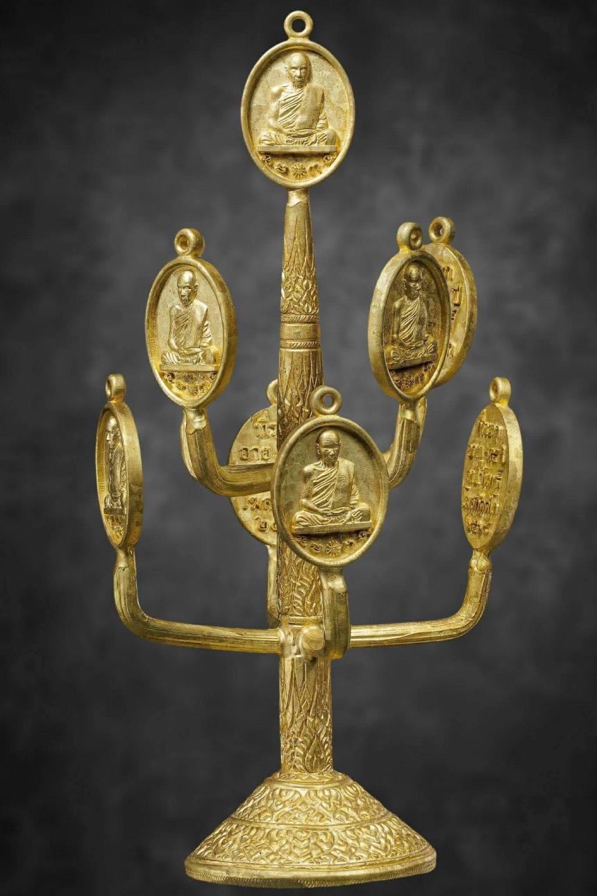 เหรียญหล่อรูปเหมือนที่ระลึกอายุ ๗๕ ปี หลวงปู่จันทร์ โฆสกิตติโก สำนักสงฆ์นิพัทธ์ธรรมาภรณ์ บ้านห่องวารี ต.ตาโกน อ.เมืองจันทร์ จ.ศรีสะเกษ เปิดจองครับ