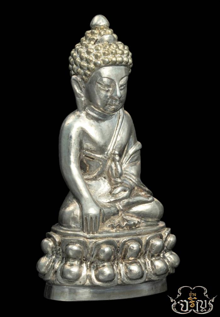 พระกริ่งปวเรศเลื่อนสมณศักดิ์ แต่งมือโบราณ แต่งเก็บทุกรายละเอียด ใต้ฐานบรรจุเกศาและมวลสารมหามงคลไว้สักการะบูชา เปิดจองครับ