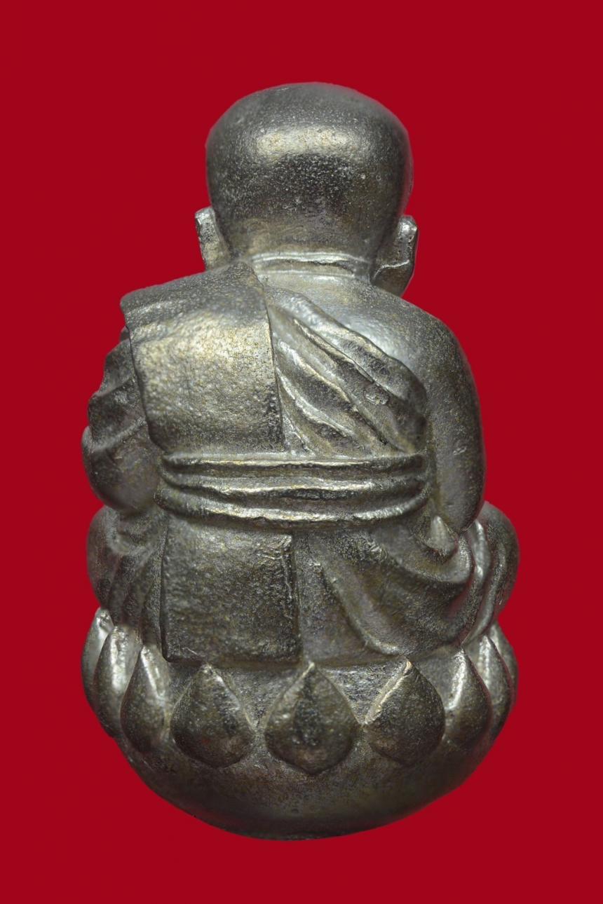 หลวงปู่ทวดอุ้มบาตร และ ตะกรุดแกะลาย รุ่น“เพชรลังกาสุกะ” ปี 2567 พระอาจารย์แดง วัดไร่บางตาวา จ.ปัตตานี เปิดจองครับ