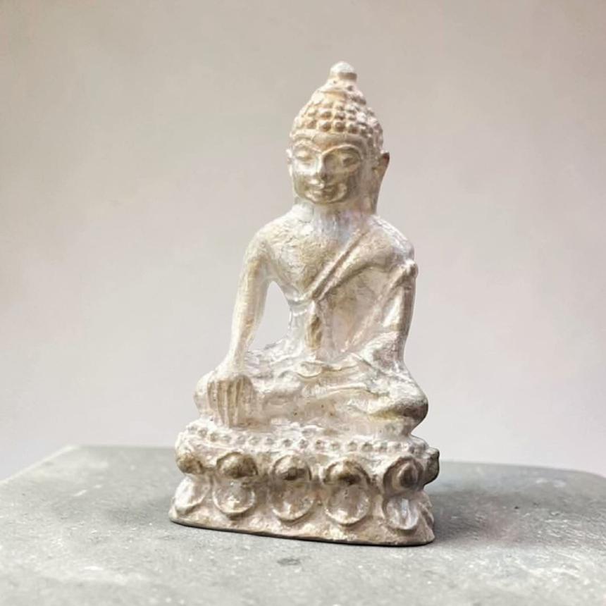 หลวงพ่อธรรมดล กิตติปัญโญ แห่ง วัดหนองปรือ นครราชสีมา เปิดจอง