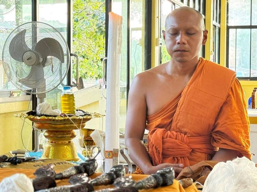 เปิDJov พระยอดขุนพลเมืองใต้ เนื้อนวะโลหะมหาชนวนหล่อโบราณดินไทย เปิดจองครับ