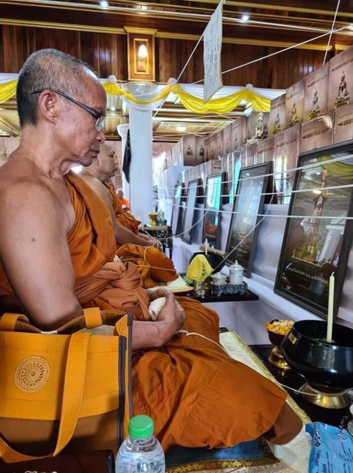 พระขุนแผนยอดเศรษฐี” ปลุกเสกพิธียอดทรัพย์  ณ วัดเจดีย์ จ.นครศรีธรรมราช เปิดจองครับ