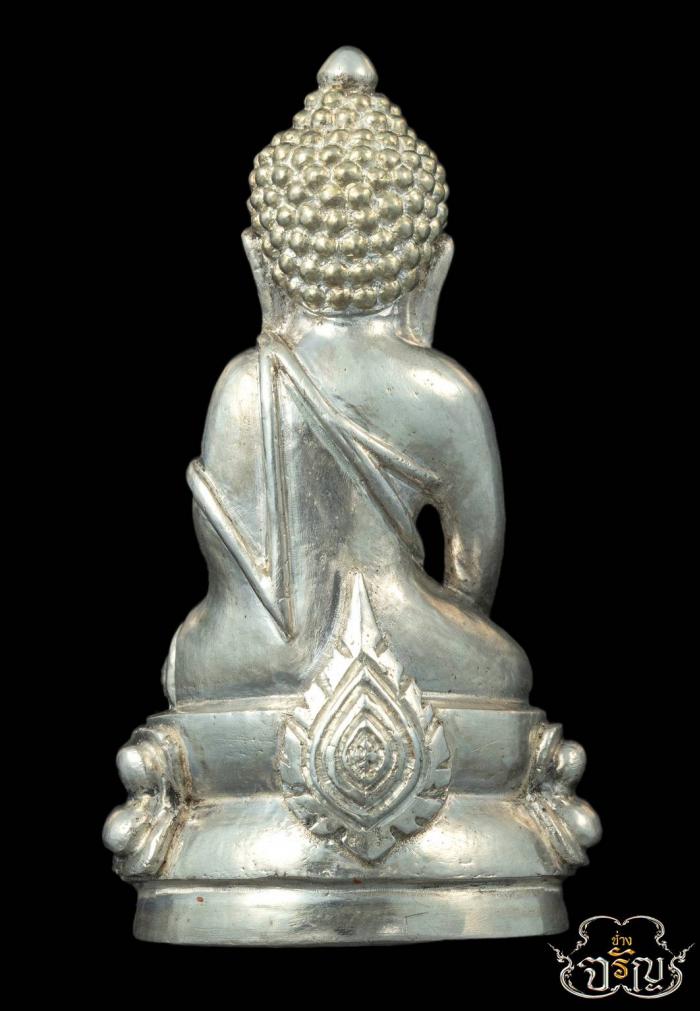 พระกริ่งปวเรศเลื่อนสมณศักดิ์ แต่งมือโบราณ แต่งเก็บทุกรายละเอียด ใต้ฐานบรรจุเกศาและมวลสารมหามงคลไว้สักการะบูชา เปิดจองครับ