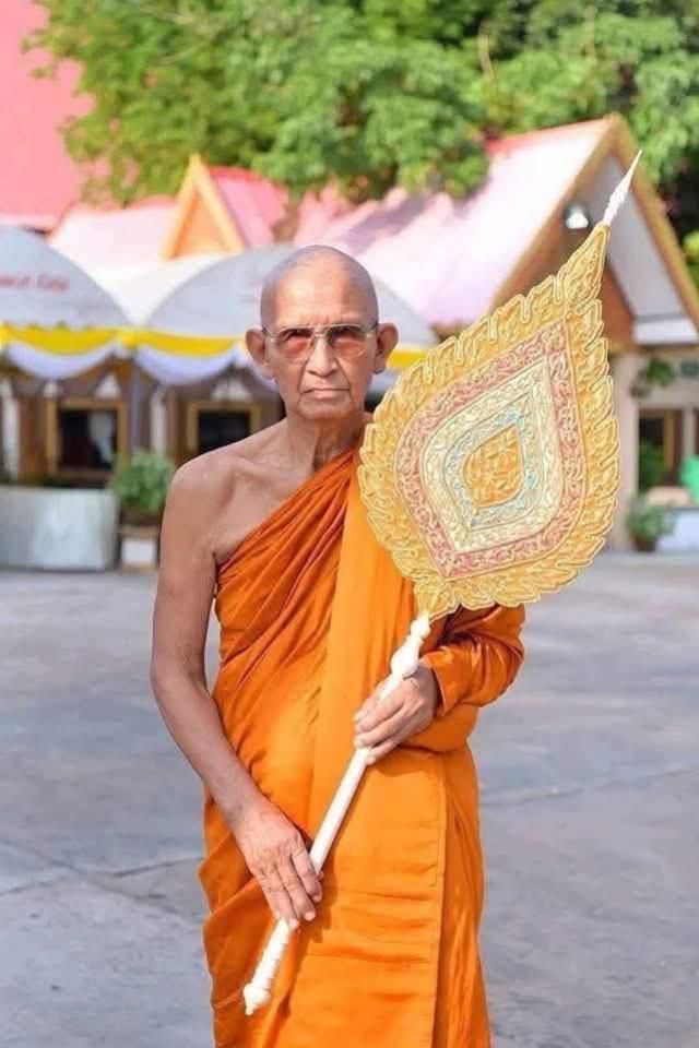 เทพจำแลงหล่อลงยาชุดกรรมการสวยๆปลุกเสก ณ วัดเขาอ้อสาย เปิดจองครับ