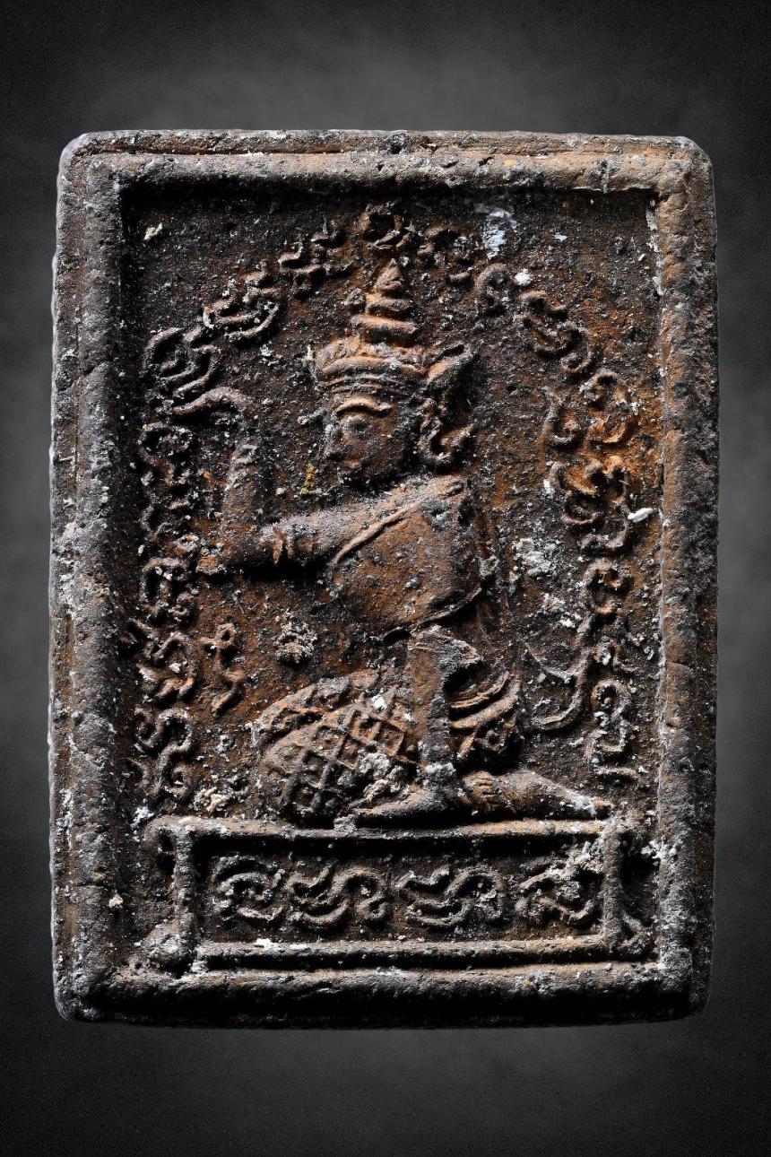 ขณะที่หลวงปู่นวล ท่านจำวัดอยู่ นั้น นิมิตปรากฏมีพระอินทร์แปลงกายมาเป็นเสือขวางหน้า ได้ยินเสียงแว่ว เปิดจองครับ