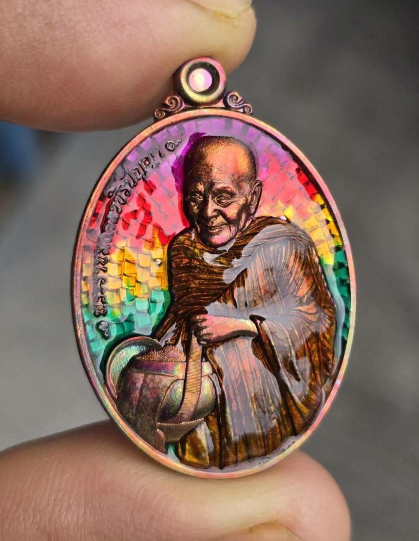 เหรียญหล่อรุ่นแรก มหาบารมี68 เปิดจองครับ