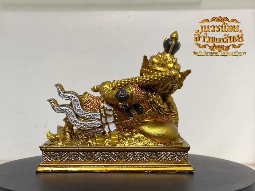 พระอาจารย์เชษฐ์ ผู้เปี่ยมด้วยเมตตา วัดถวิลศิลามงคล จังหวัดฉะเชิงเทรา เปิดจองครับ