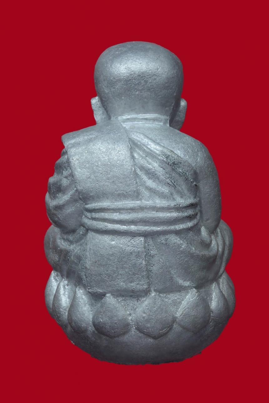 หลวงปู่ทวดอุ้มบาตร และ ตะกรุดแกะลาย รุ่น“เพชรลังกาสุกะ” ปี 2567 พระอาจารย์แดง วัดไร่บางตาวา จ.ปัตตานี เปิดจองครับ