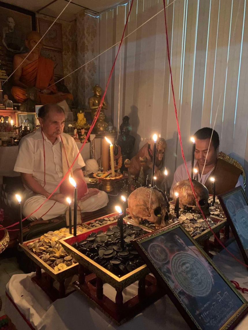 เหรียญหล่อพรายกระซิบ พรายสิทธิโชค รุ่นแรก อาจารย์ภานุเทพ สำนักพุทธาคม เปิดจองครับ
