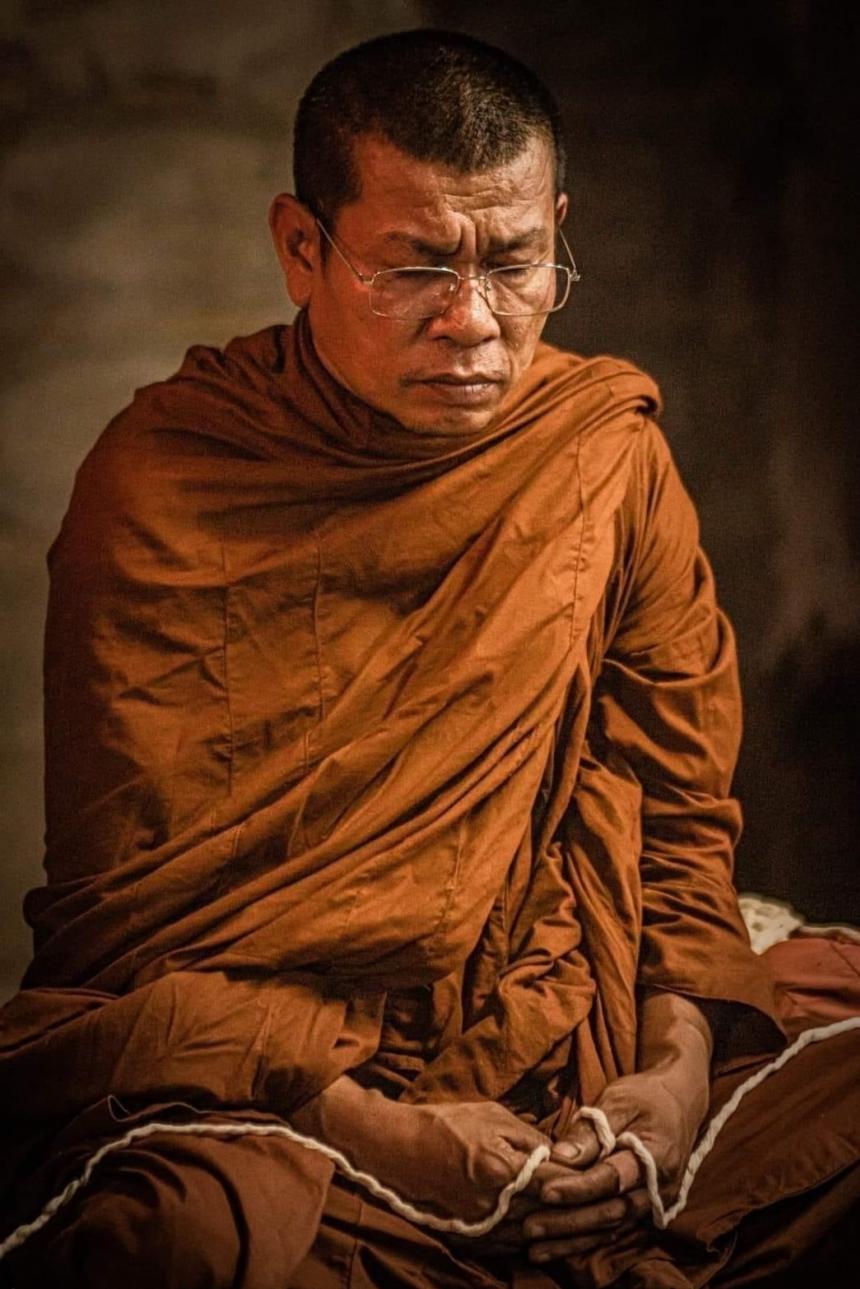 รุ่นนี้เป็นรุ่นที่ทุ่มเทสุดๆ กับการนั่งเขียนแผ่นชนวนยันต์ 1,000 ดวง (เฉพาะกระผมเองจารมือล้วน 1000 ดวง) เปิดจองครับ